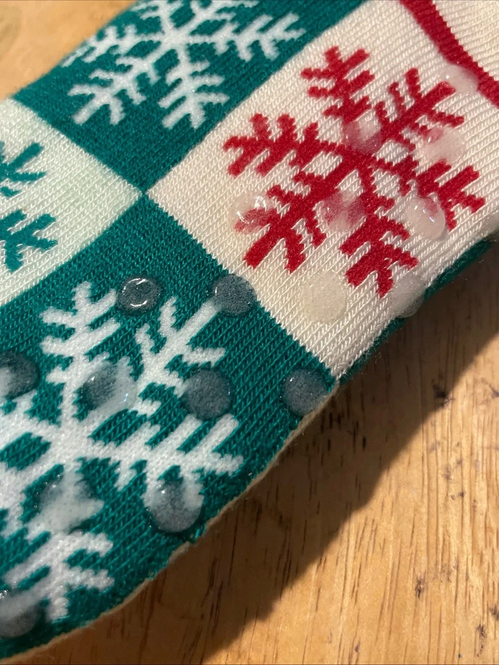 NWT Youth Cozy Snowflake Crew Socks - Red & Teal
